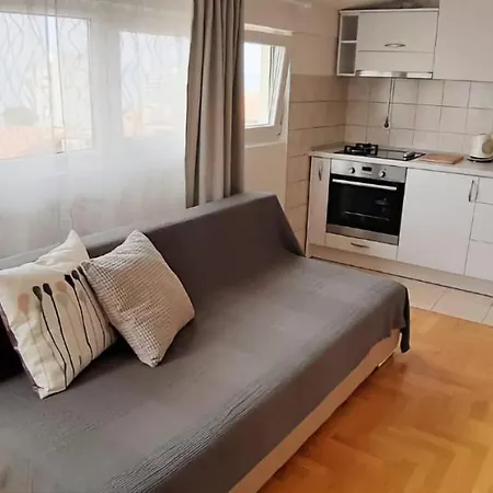 Bernard Apartament *